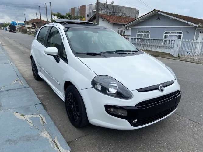 Fiat Punto Sporting 1.8 Flex 8v/16v 5P 2015