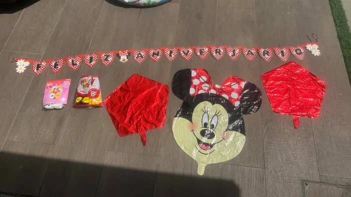 Kit festa minnie mouse com bolas, balão, faixa