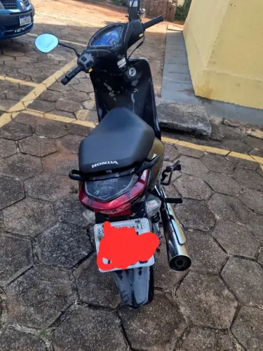 Vende- se Honda biz partida eletricaano 2012 modelo 2013 valor 8.500,00