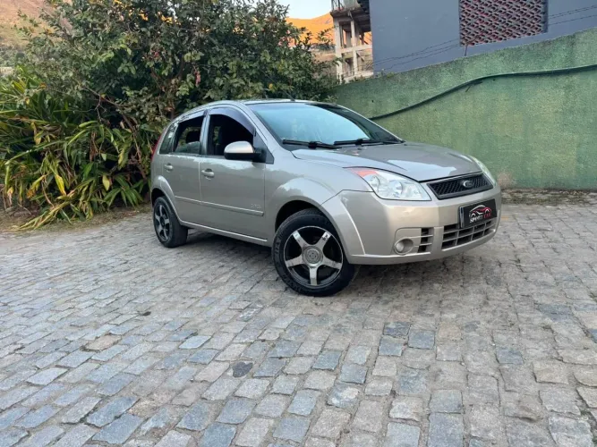 Ford Fiesta 1.0 8V Flex/class 1.0 8V Flex 5P 2010