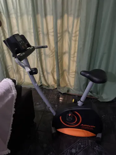 ? Bicicleta Ergométrica Athletic Advanced - Bem Conservada!