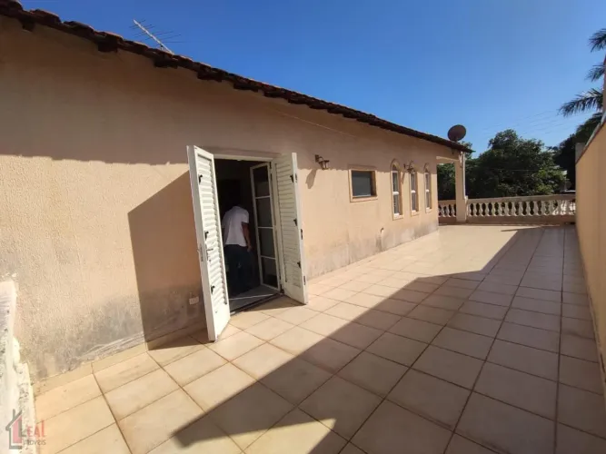 Casa para Venda em Presidente Prudente, VILA GENI, 5 dormitórios, 3 suítes, 4 banheiros