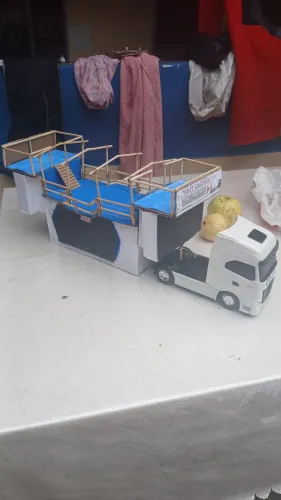Miniatura de trios elétricos