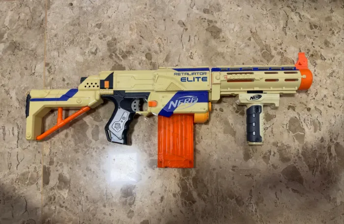 Nerf Retaliator Elite - Vem com munição