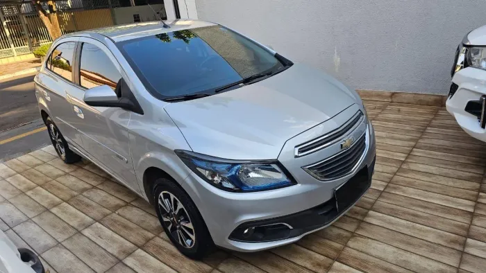 Chevrolet Onix Hatch LTZ 1.4 8V Flex Power Mec. 4P 2016