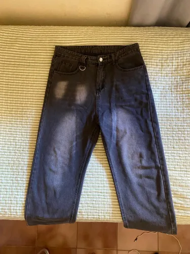 Calça jeans cinza estonado