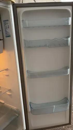 Vendo Geladeira  contato *