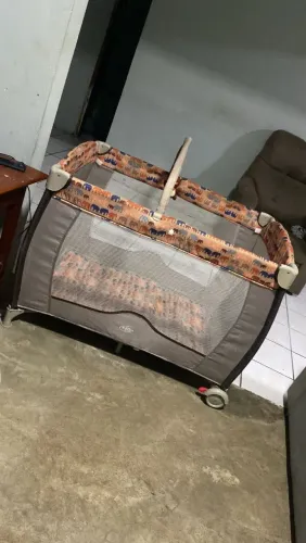 Vende-se berço portátil infantil menino <br>completo