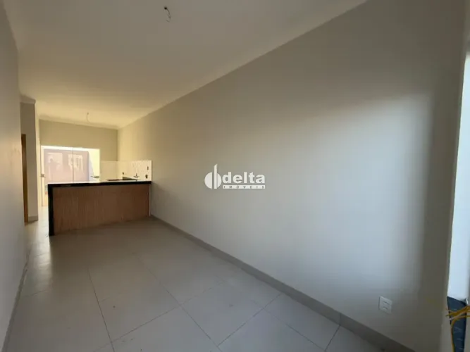 Casa com 2 quartos sendo 1 suíte disponível para venda no bairro Laranjeiras em Uberlândia