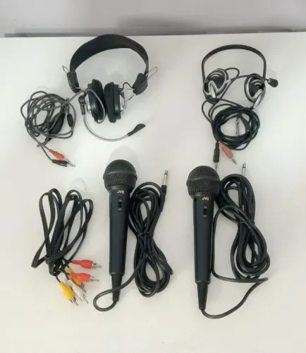 Microfone JVC Com Fio Kit 2 Microfones 2 Headsets e Cabo RCA