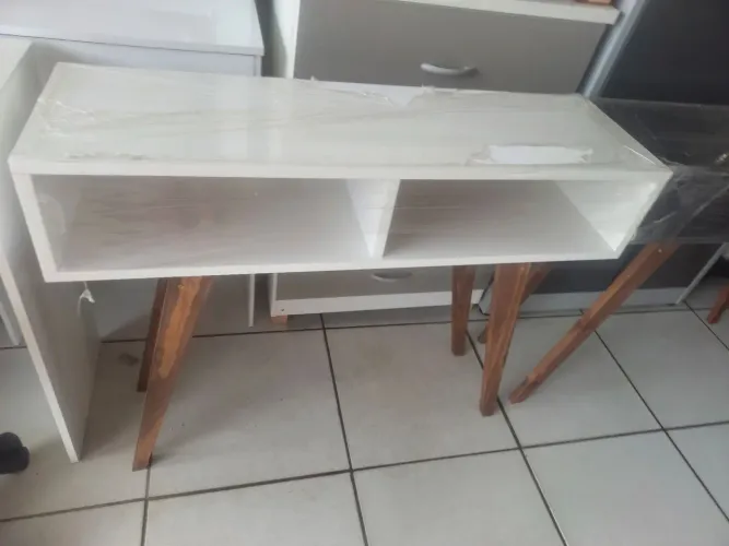 Aparador retro mdf com pés de madeira