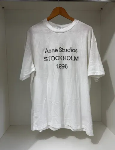camiseta acne studios