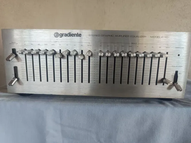 AMPLIFICADOR GRADIENTE MODELO 31.C, FUNCIONANDO PERFEITAMENTE TEL CONTATO 31 99986.1003