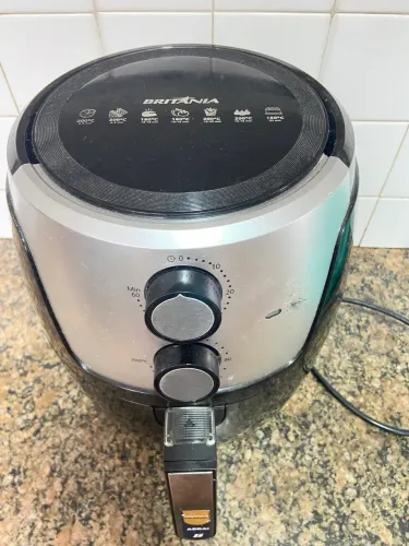 Air Fry Britânia em ótimo estado