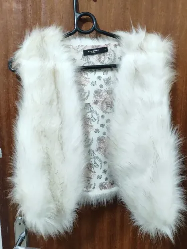 Colete Peludo Forever 21