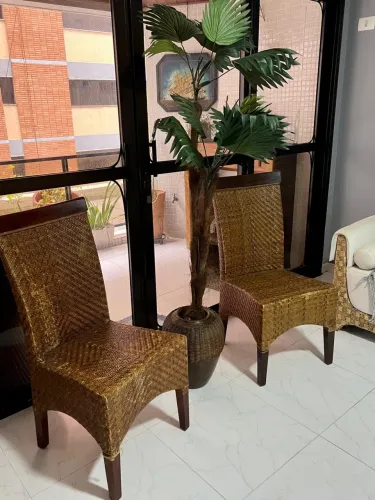 Cadeiras de fibra natural 