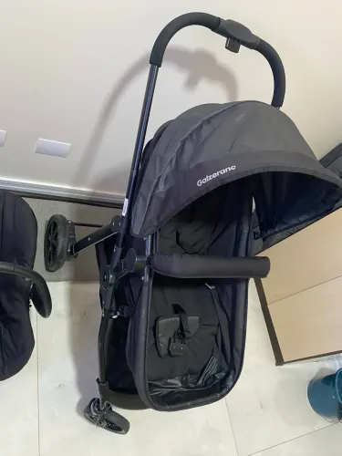 Carrinho de Bebê semi novo  Olympus Moisés Passeio 3 em 1 Preto Travel System Galzerano