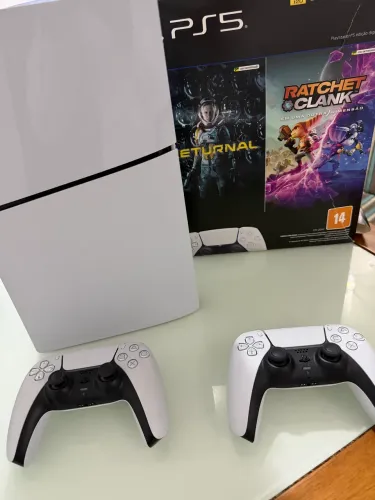 Ps5 - Slim digital 1TB - Dois controles