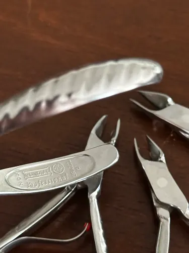 Alicates de cutícula Mundial seminovos