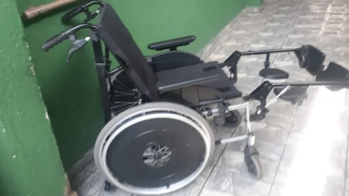 Cadeira de Rodas Novissima 