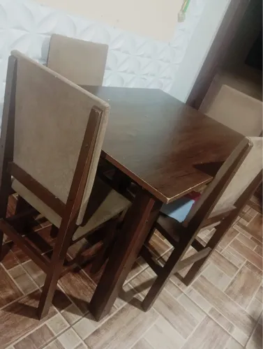 Mesa 4 cadeiras