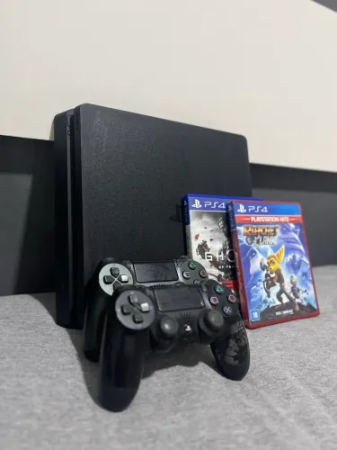 Ps4 slim com dois controles e dois jogos