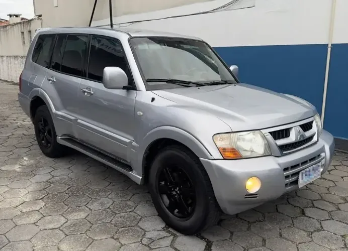 Mitsubishi Pajero HPE Full 3.2 4X4 T.i.dies. 5P AUT 2006
