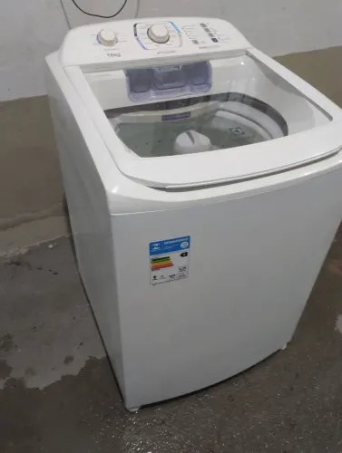 máquina de lavar Eletrolux seme nova de 16 Kikos