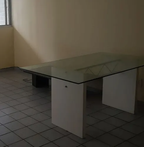 Mesa para 6 cadeiras com tampa de vidro