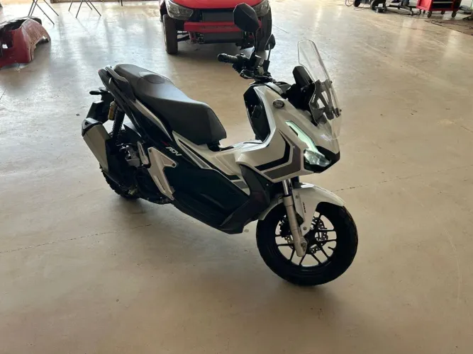 Vendo HONDA ADV 2022