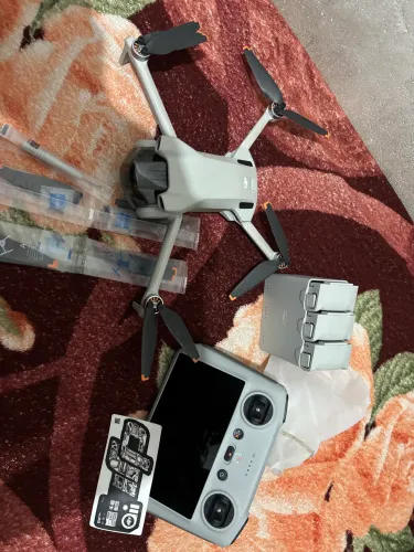 Drone DJI MINI 3 4k Fly more / Controle com tela