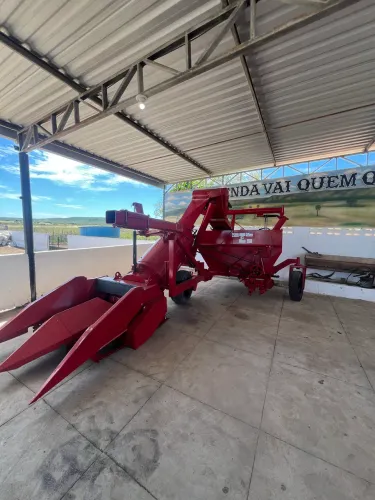 COLHEITADEIRA DE MILHO JUMIL JM 380