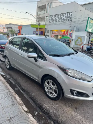 Ford Fiesta 1.6 16V Flex Aut. 5P 2016