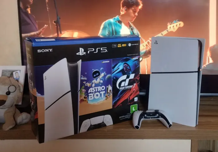 PS5 slim digital, seminovo na caixa