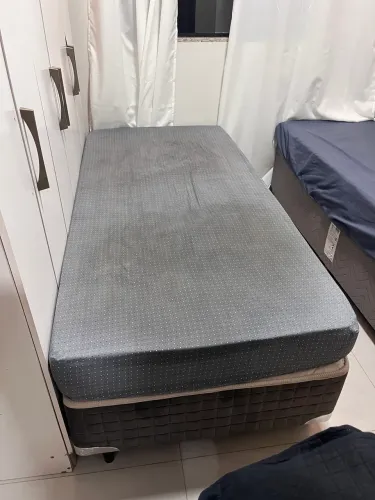CAMA BOX DE SOLTEIRO COM CAMA EMBAIXO (ROUPAS DE CAMA INCLUSAS)