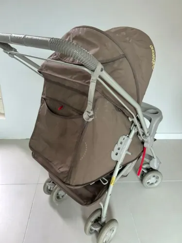 Carrinho de bebê super conservado