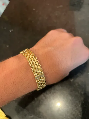 Vende se pulseira com chapas 