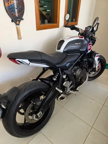 ***RARIDADE*** TRIUMPH TRIDENT TRIPLE TRIBUTE 660CC