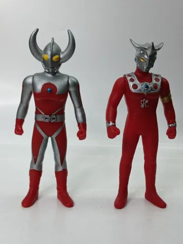 Figura Ultra Father e Ultraman Leo - 12cm - Bandai