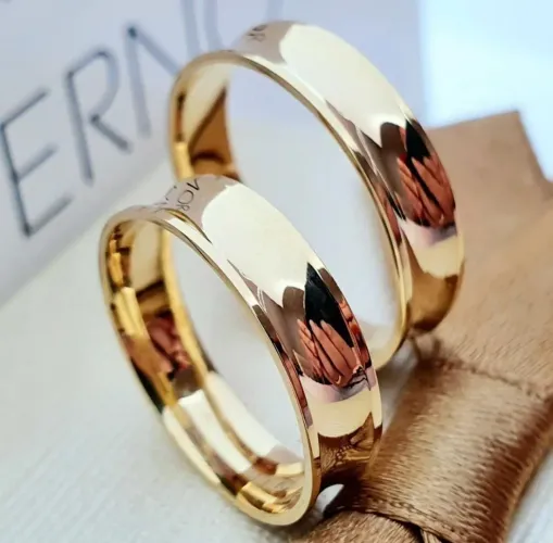 Par de aliança de ouro 18k