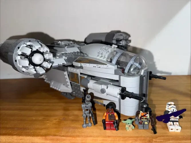 Lego (generico) star wars mandaloriano grogu
