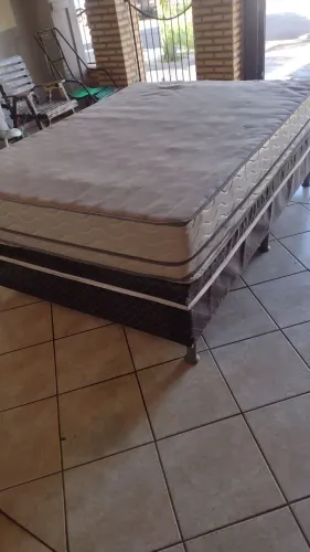 Vende uma cama box casal