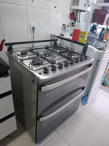 Fogao electrolux 5 bocas. 1 ano de uso.