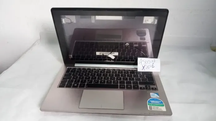 Notebook Asus X202e Defeito pra Peças-2 Unidades,,,