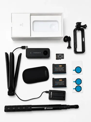 Câmera insta 360 x2 com vários acessórios