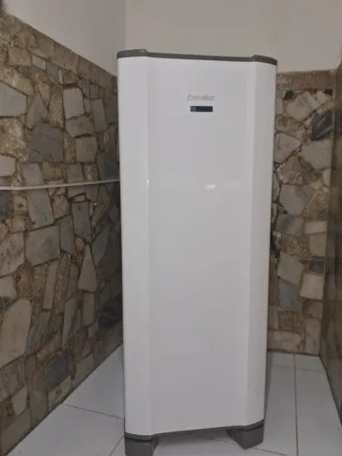 Geladeira Esmaltec 250L