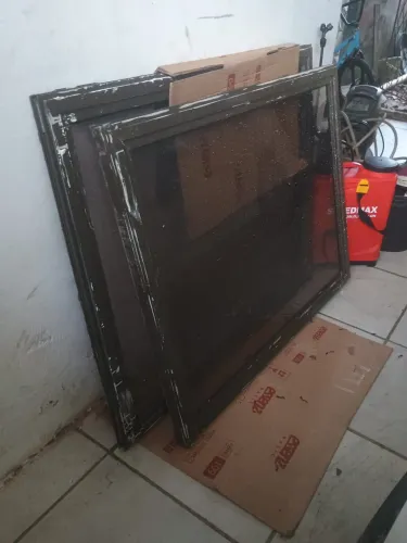 Folhas de Janela com Vidro fumê