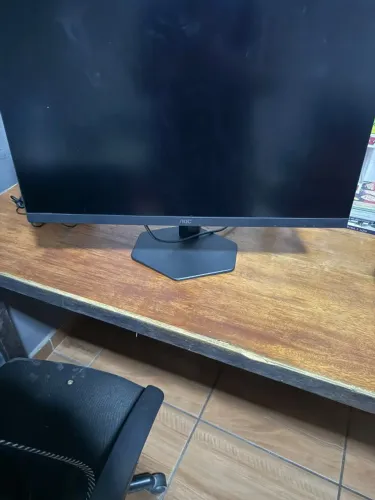 Monitor gamer AOC 180hz 27 polegas