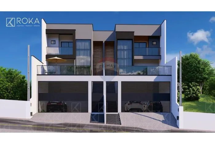 Sobrado com piscina a venda próximo ao centro de Indaial.