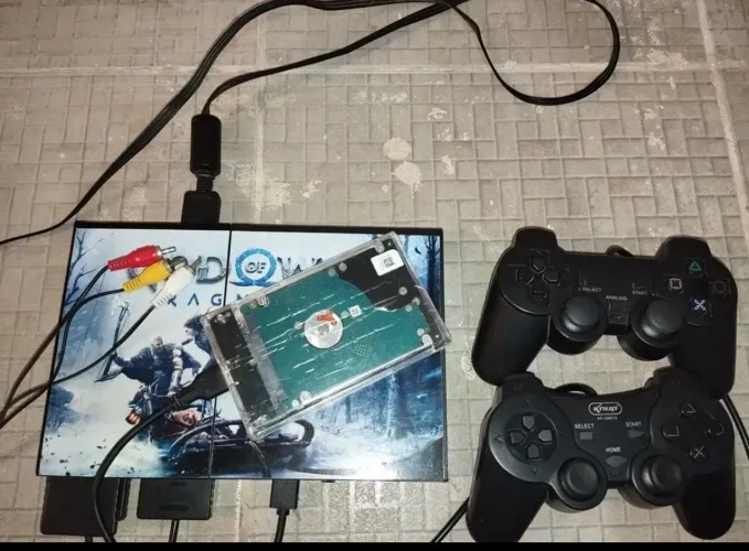 Playstation 2 Slim Desbloqueado (Inclui jogos, cabos e 2 controles)